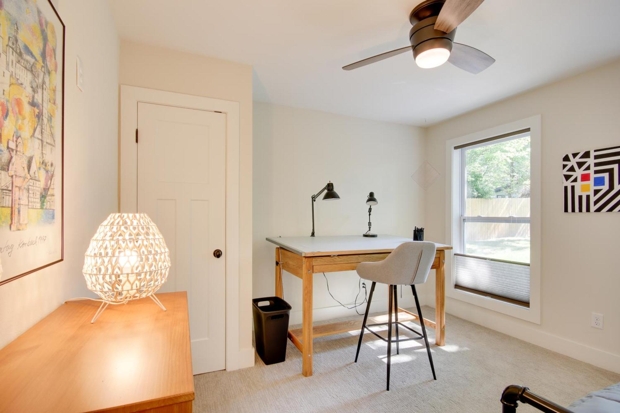 Sunny And Chic Retreat With Spacious Yard And Patio! เบนตันวิลล์ ภายนอก รูปภาพ