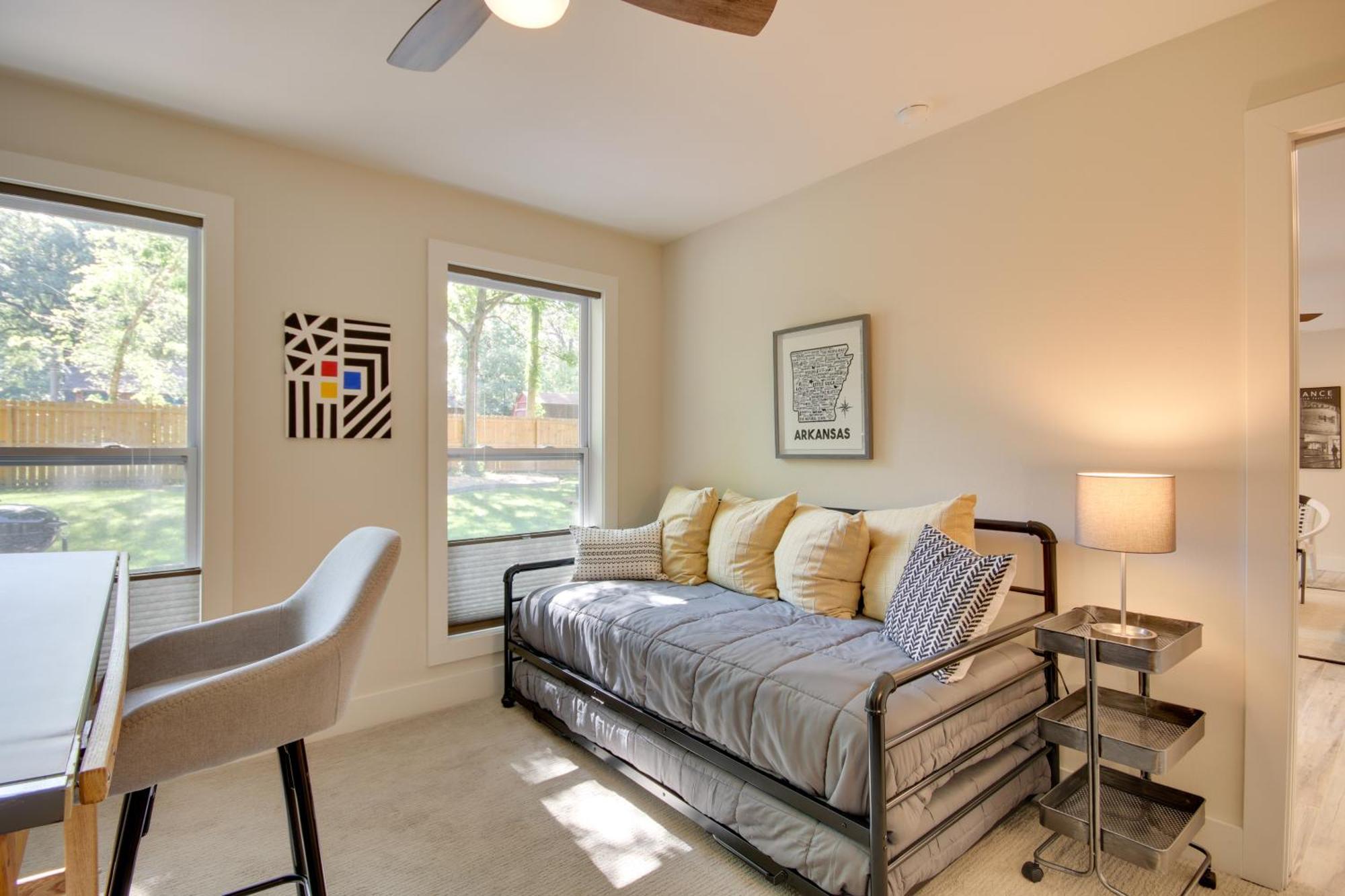 Sunny And Chic Retreat With Spacious Yard And Patio! เบนตันวิลล์ ภายนอก รูปภาพ
